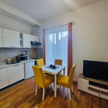 Apartment Dora Цетинє Екстер'єр фото