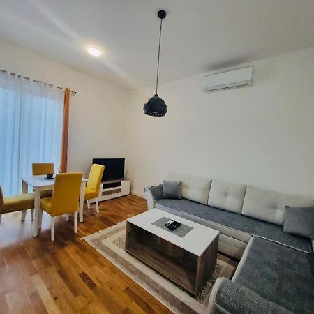Apartment Dora Цетинє Екстер'єр фото